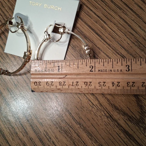 Tory Burch Gold Hoop Earrings With Logo Accents NWT - Picture 10 of 10